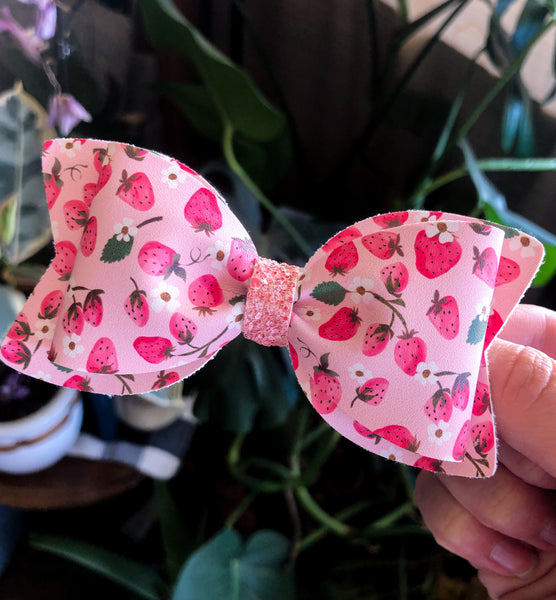 Strawberries Simple Bow